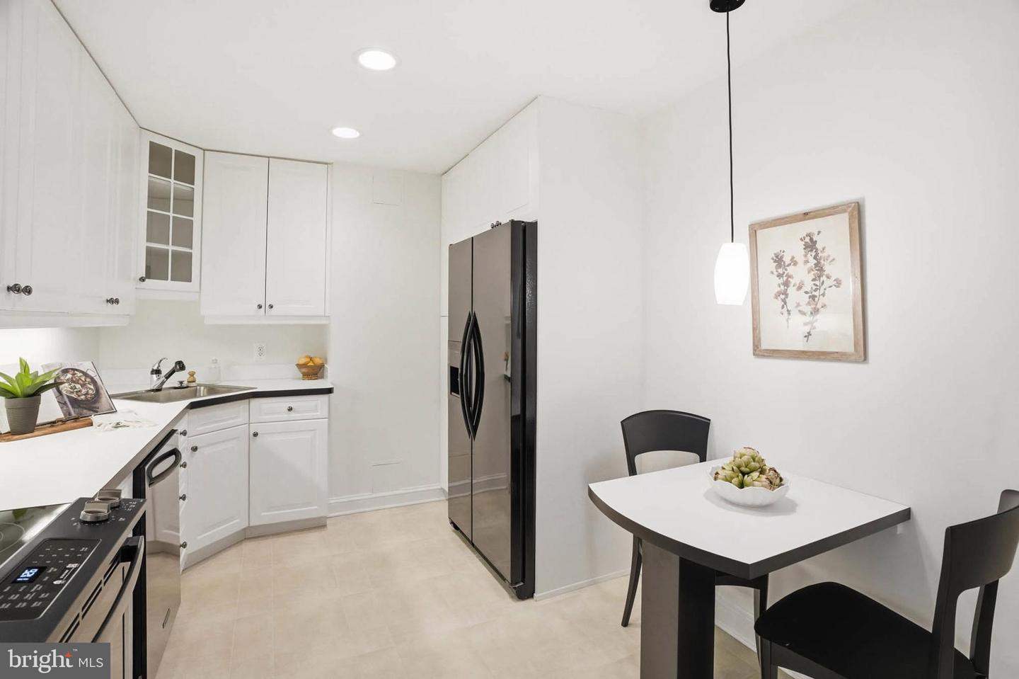 11 Devon Hill Road #b8 Property Photo 8