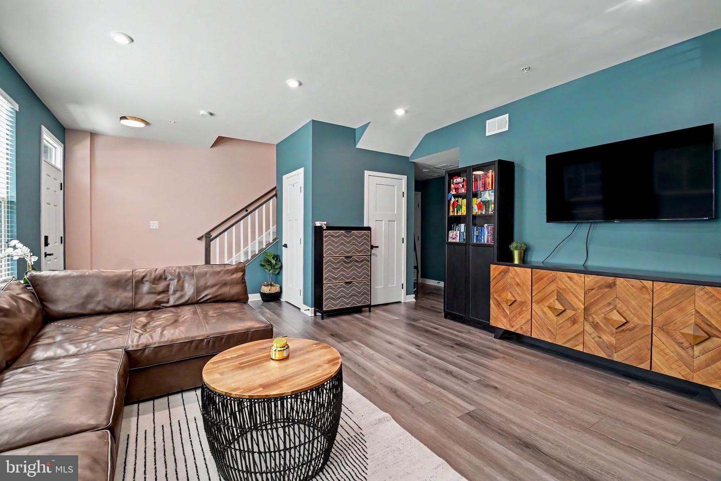10835 Beckenham St Property Photo 7