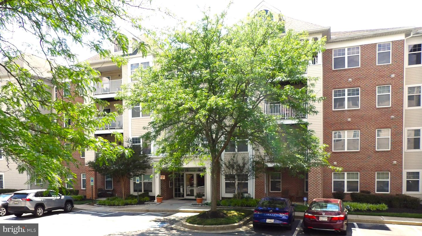 4550 CHAUCER WAY #302 Property Photo 1