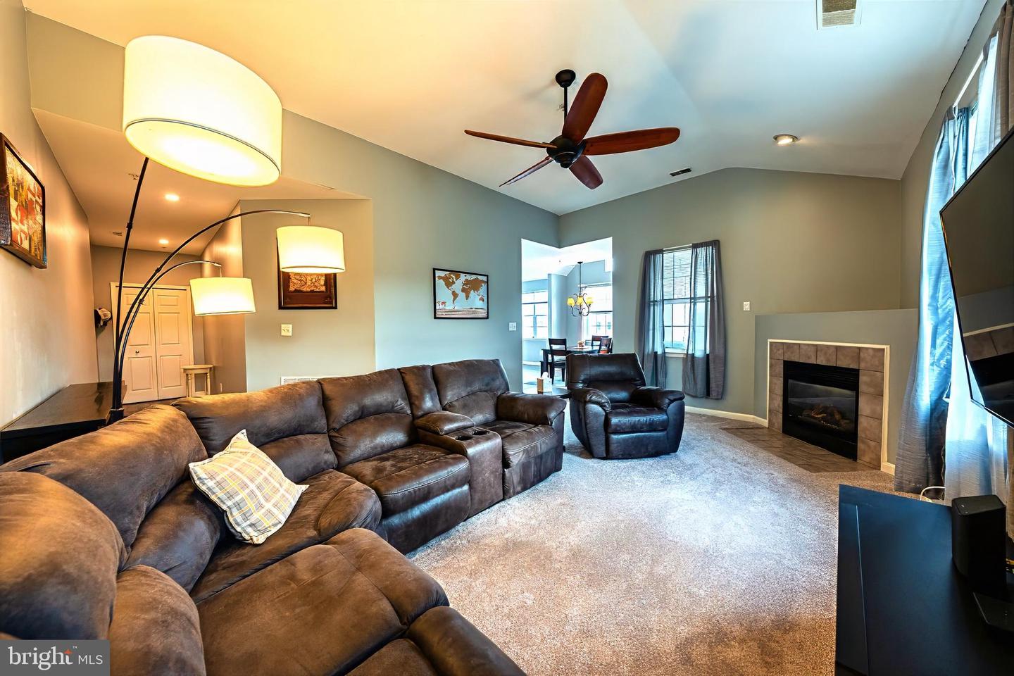 5000 Hollington Dr #301 Property Photo 6