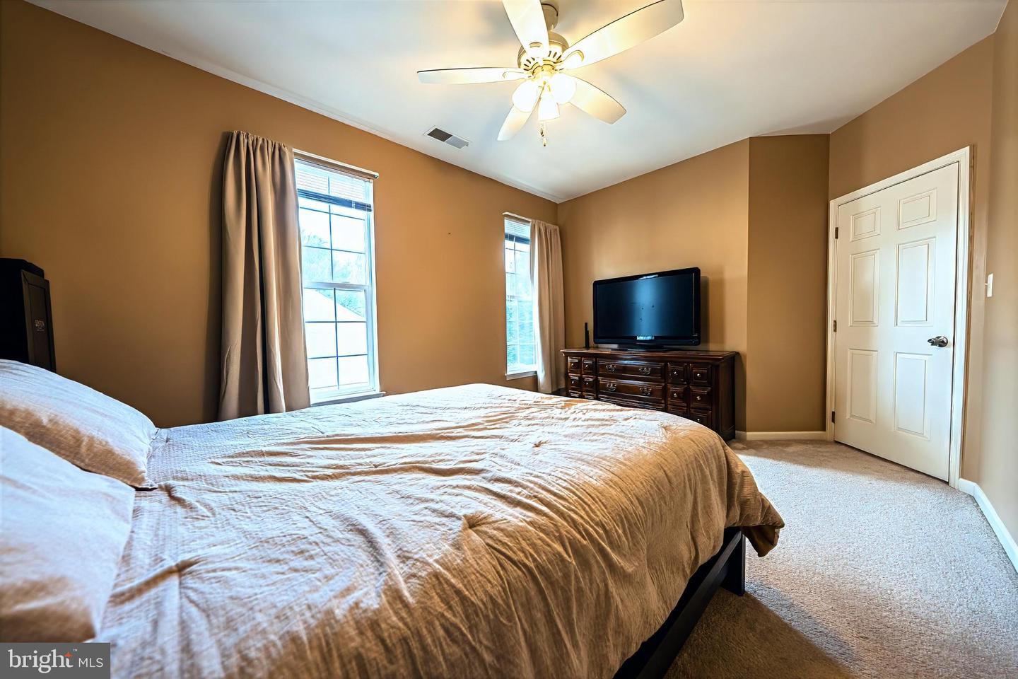 5000 Hollington Dr #301 Property Photo 12
