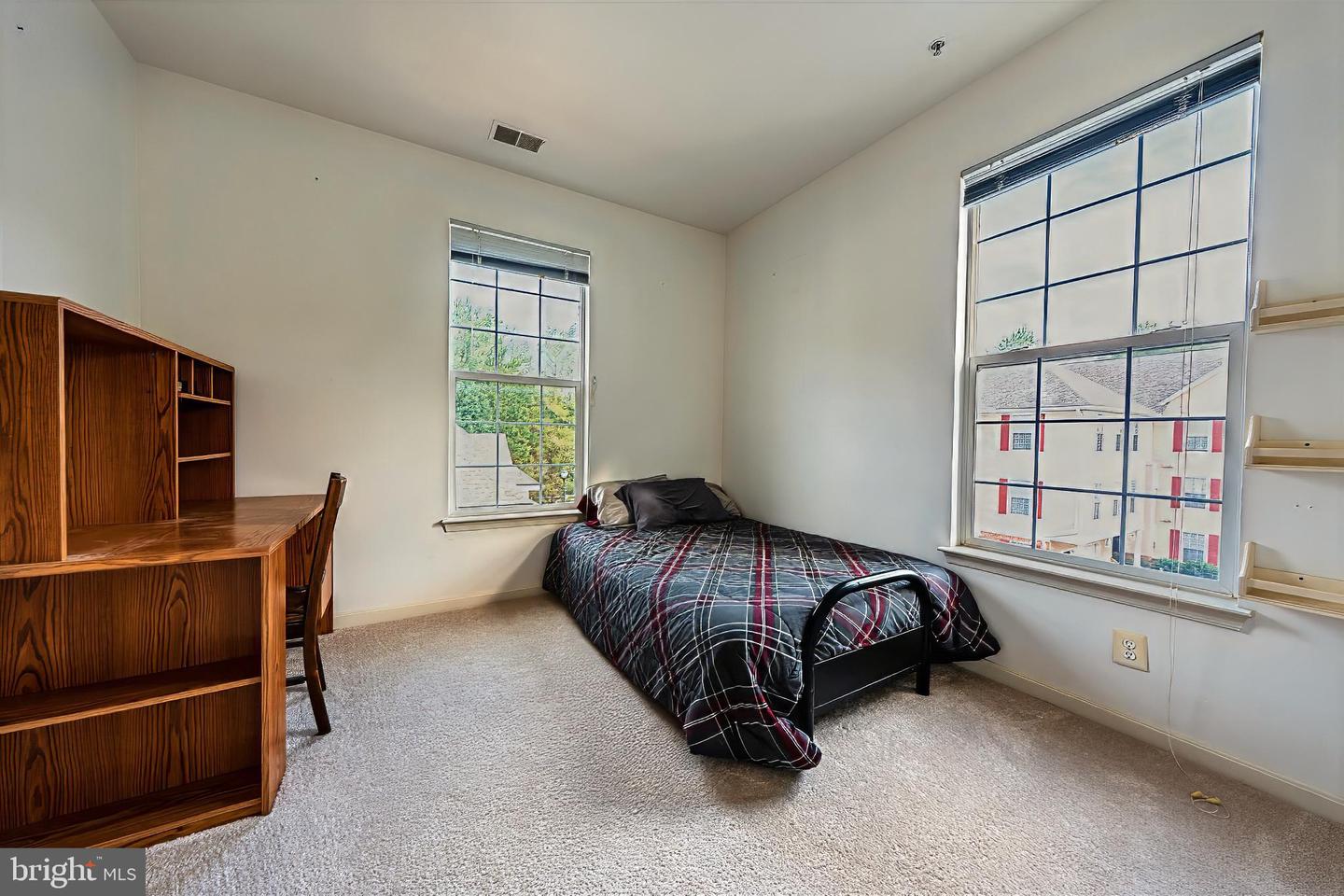 5000 Hollington Dr #301 Property Photo 17