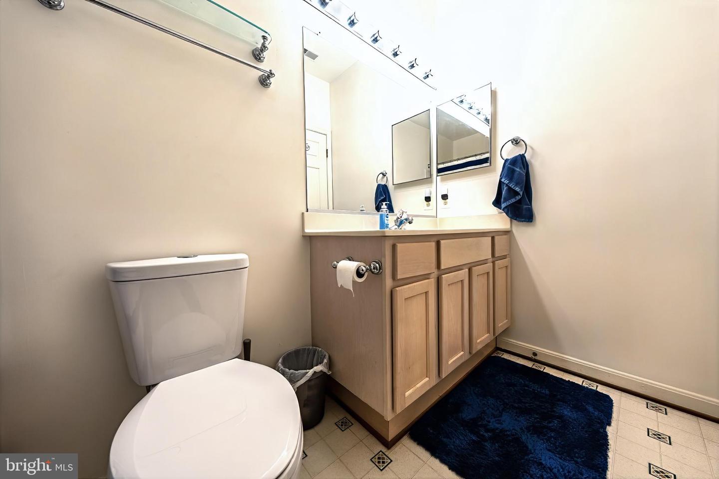 5000 Hollington Dr #301 Property Photo 18