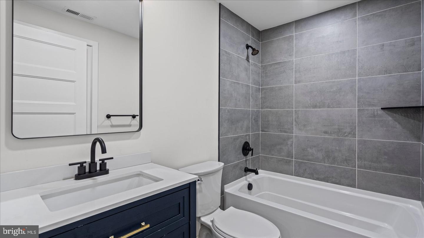 2302 Taylor Ave Property Photo 24