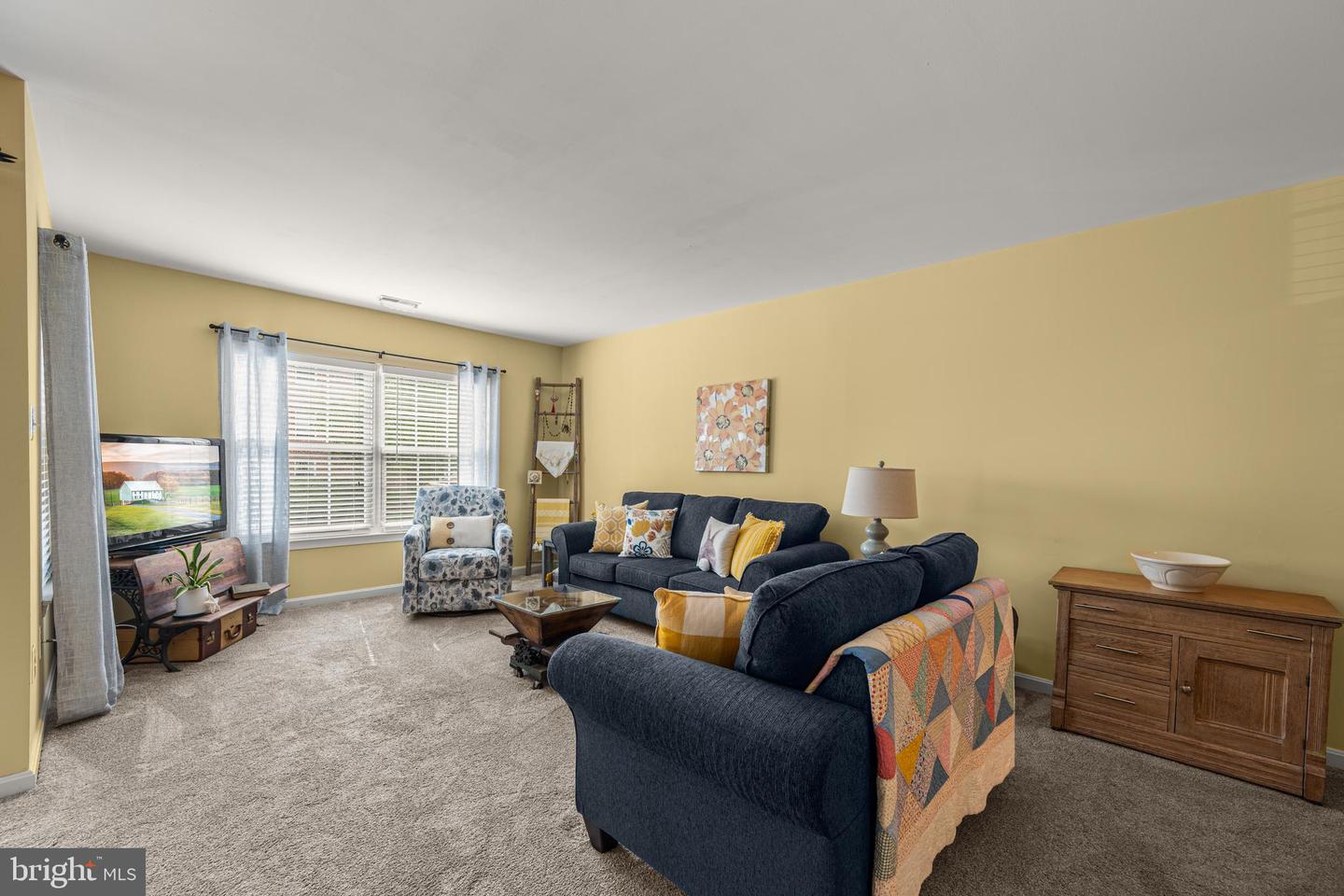 3 Ginford Pl #204 Property Photo 3