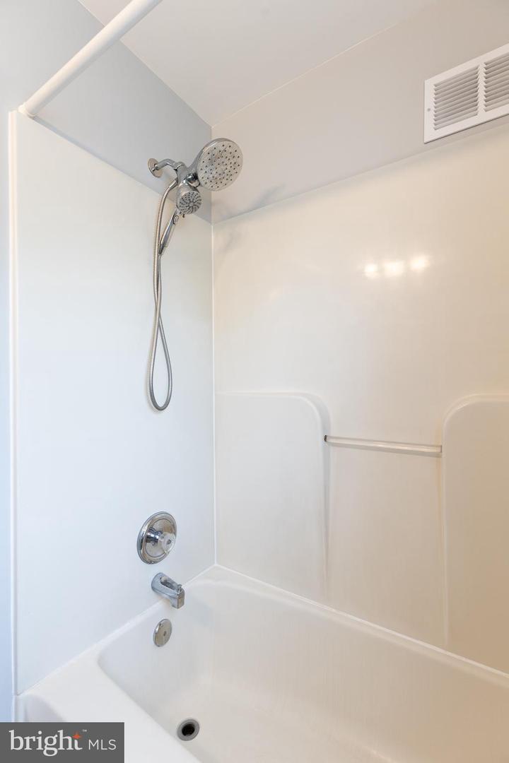 1654 Manor Rd Property Photo 15