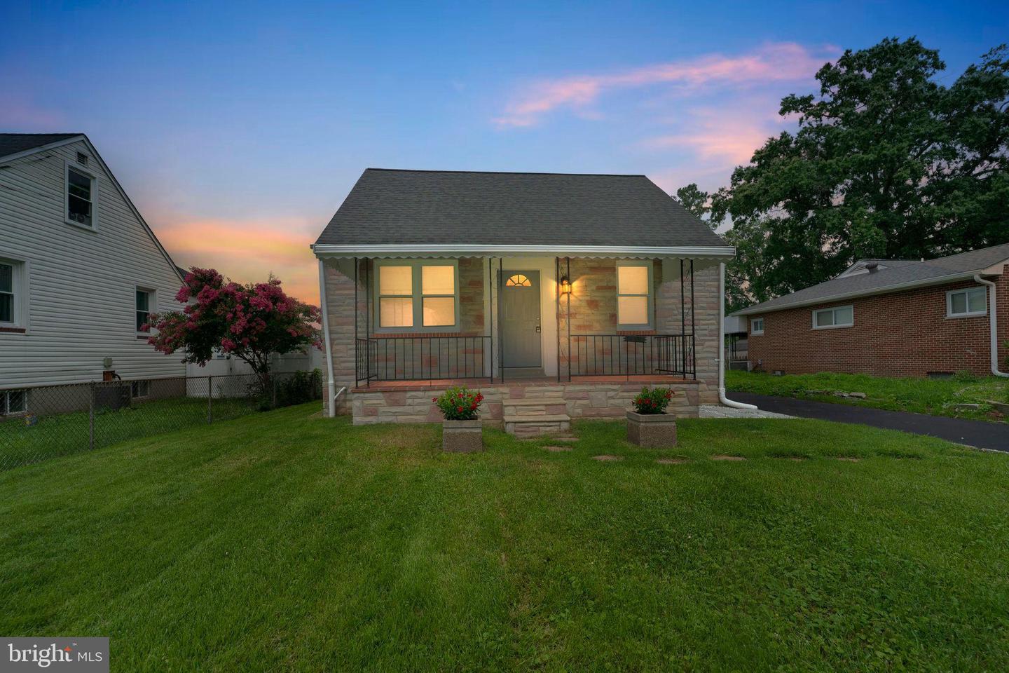 1608 Howard Property Photo 1