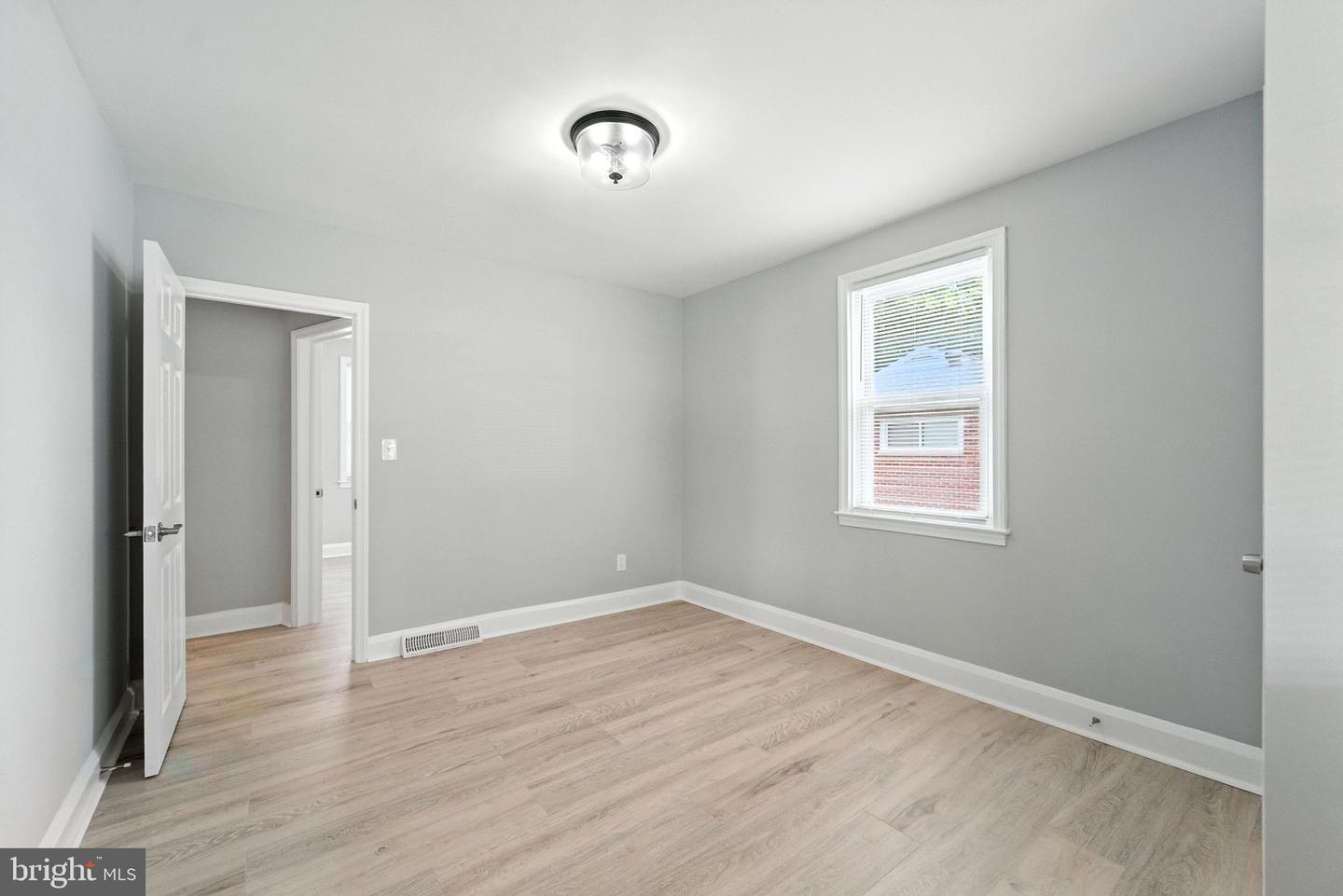 1608 Howard Property Photo 4