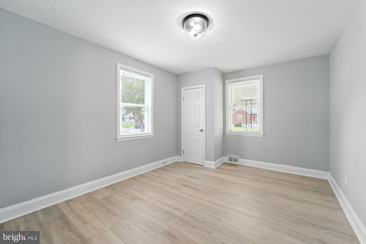 1608 Howard Property Photo 5