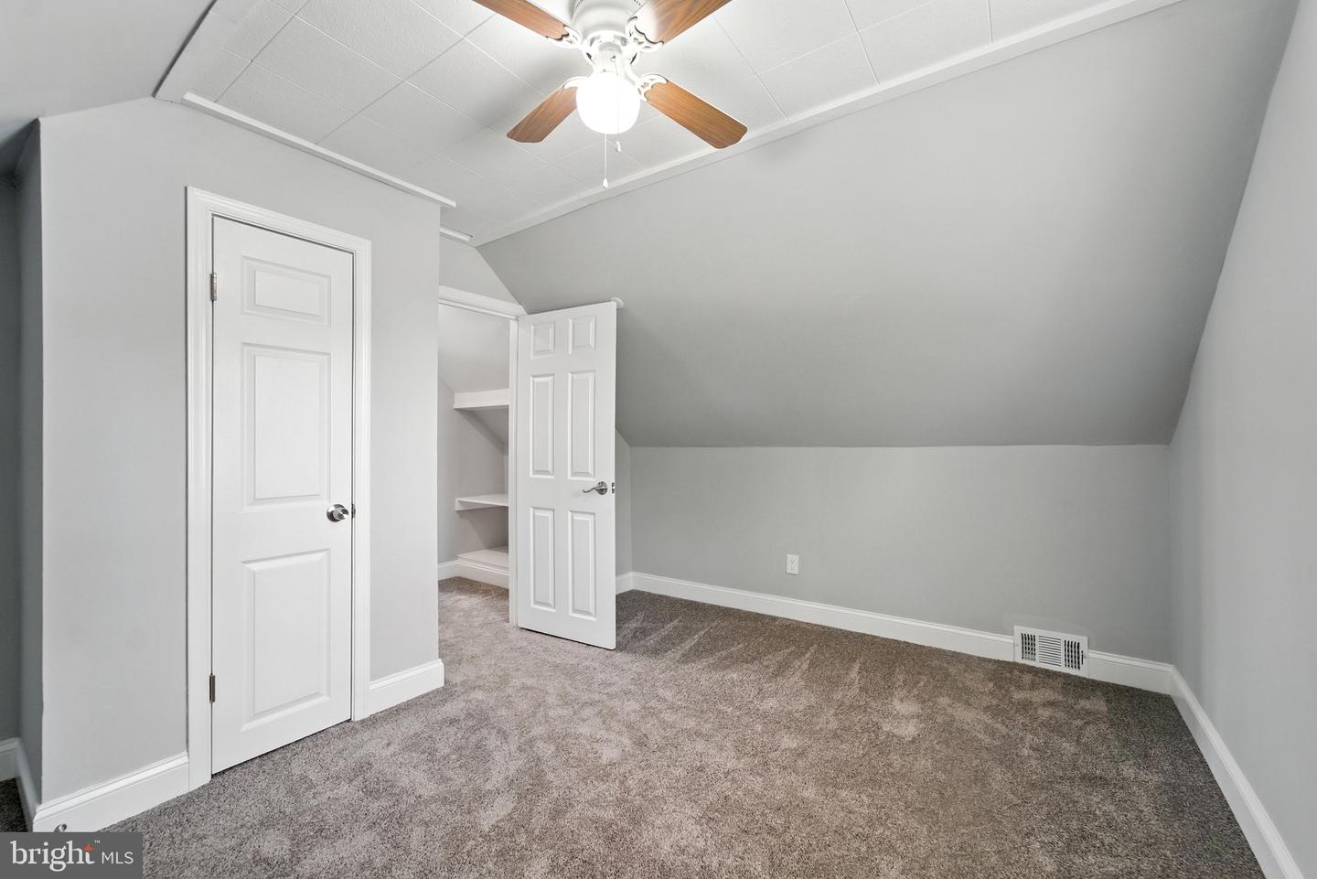 1608 Howard Property Photo 8
