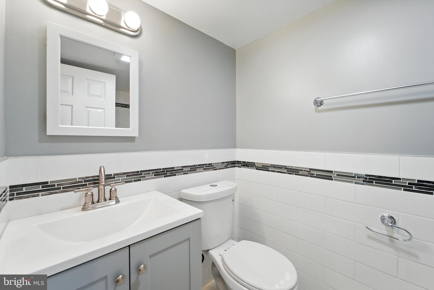 1608 Howard Property Photo 15