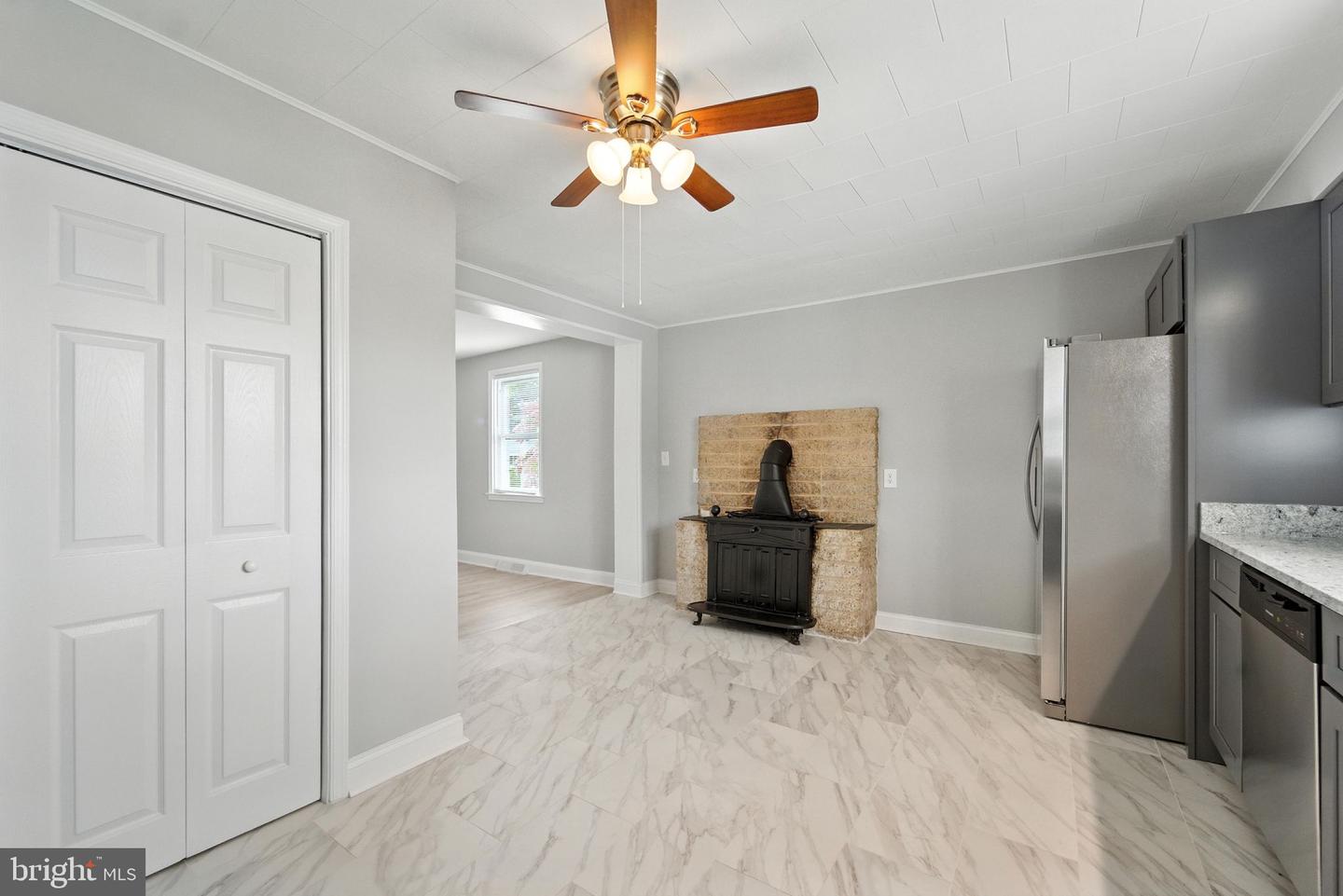 1608 Howard Property Photo 17