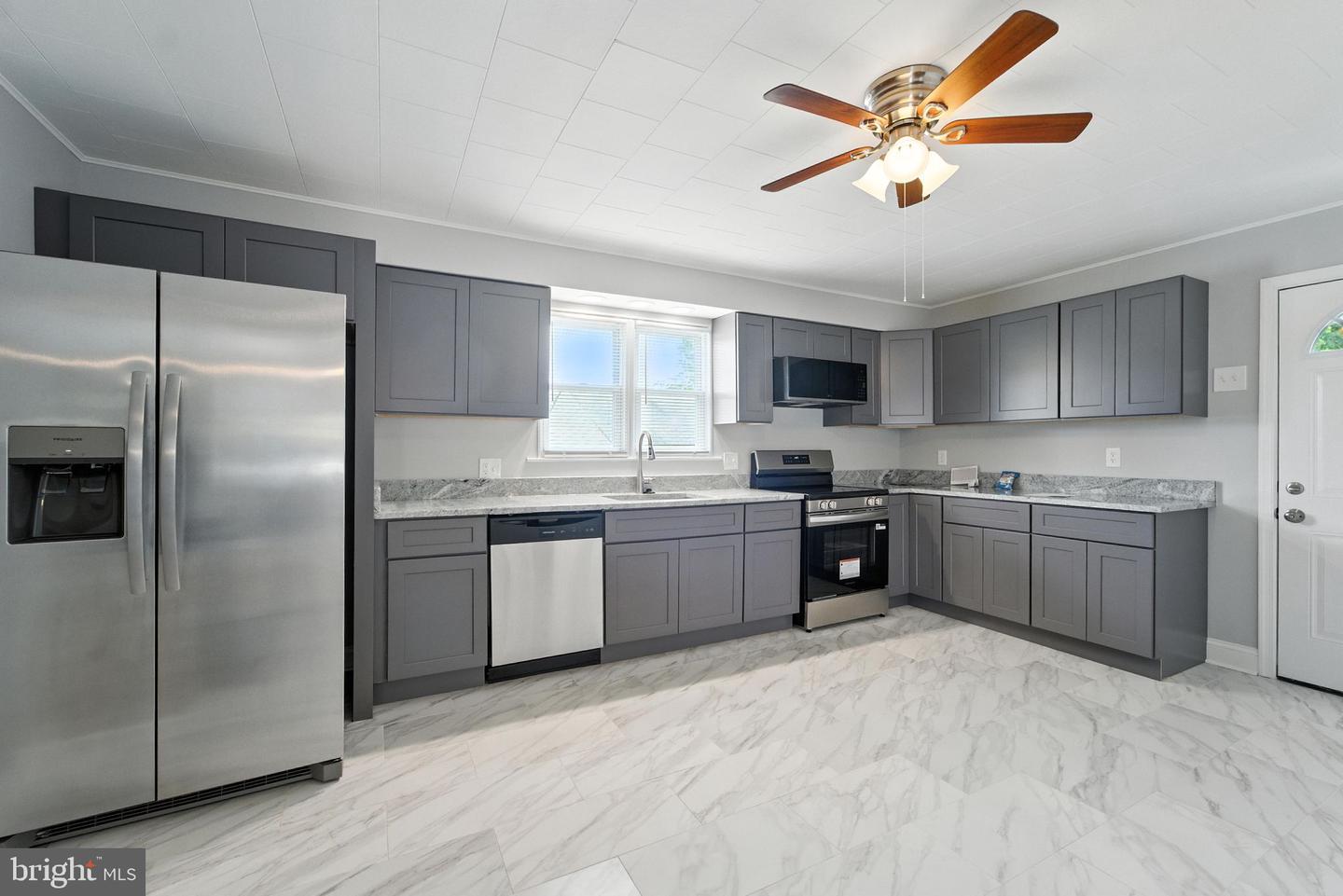 1608 Howard Property Photo 19