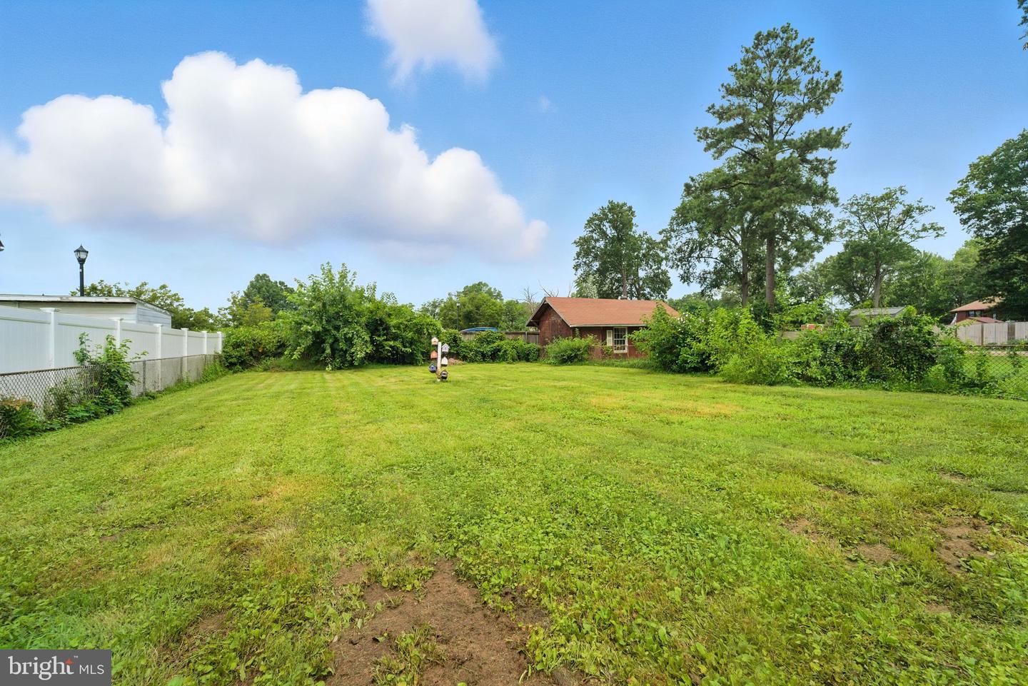 1608 Howard Property Photo 31