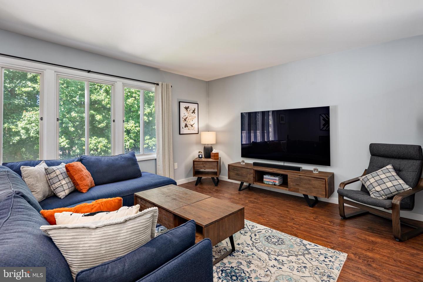 33 Strabane Ct Property Photo 6