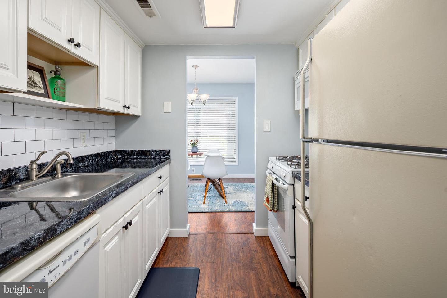 33 Strabane Ct Property Photo 10