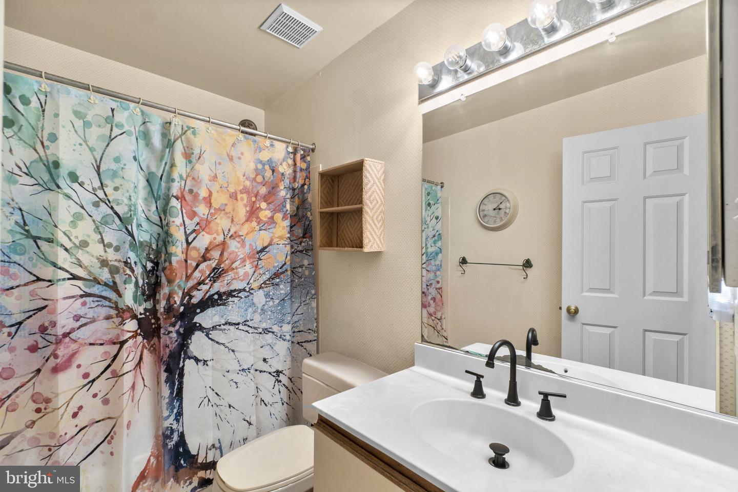 7 Far Corners Loop Property Photo 9