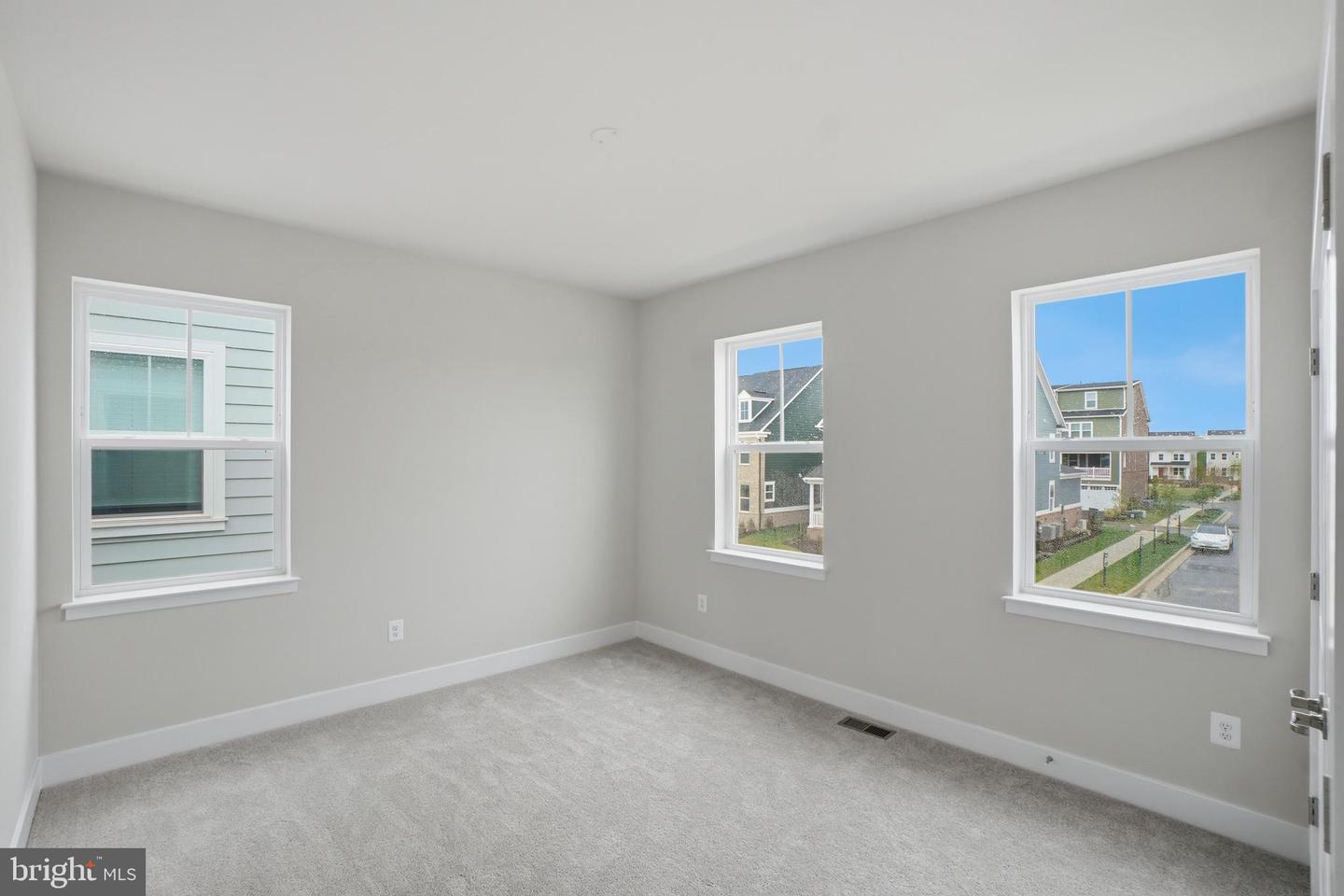 6613 Greenleigh Ave Property Photo 12