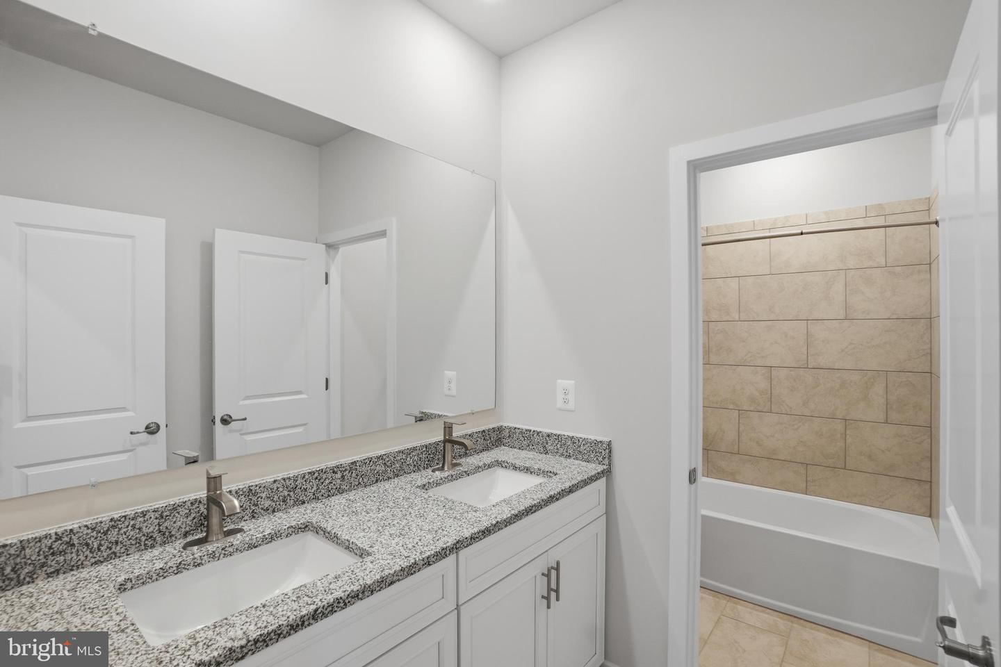 6613 Greenleigh Ave Property Photo 15
