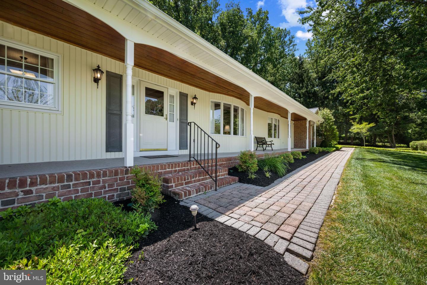 6 Stonehurst Rd Property Photo 2