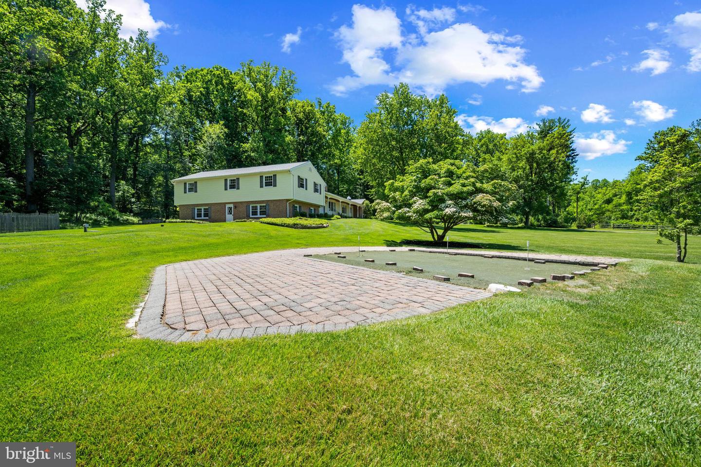 6 Stonehurst Rd Property Photo 3