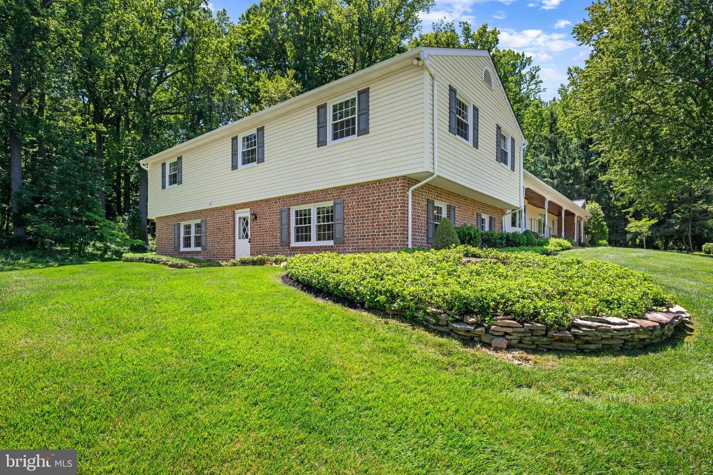 6 Stonehurst Rd Property Photo 4