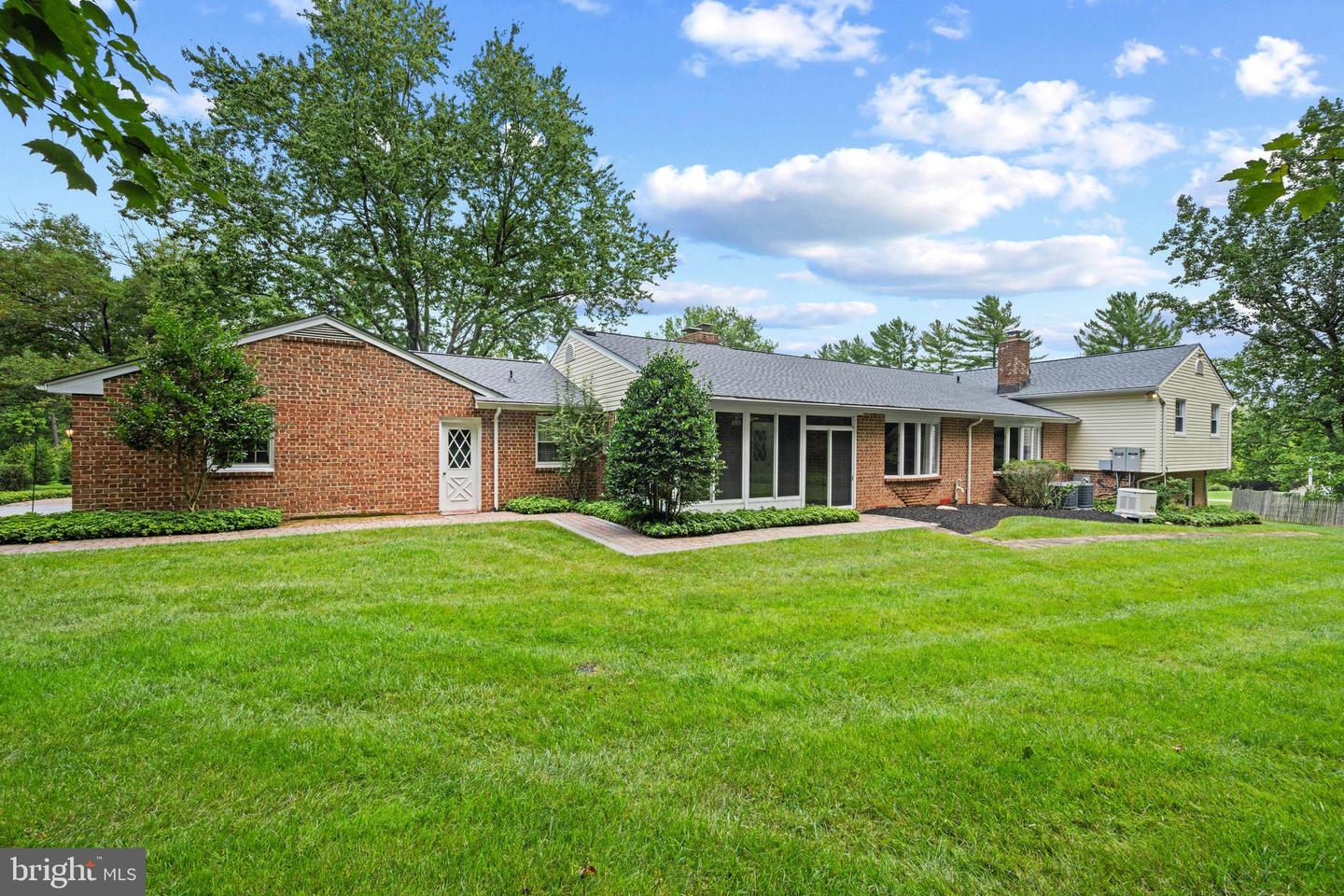 6 Stonehurst Rd Property Photo 6