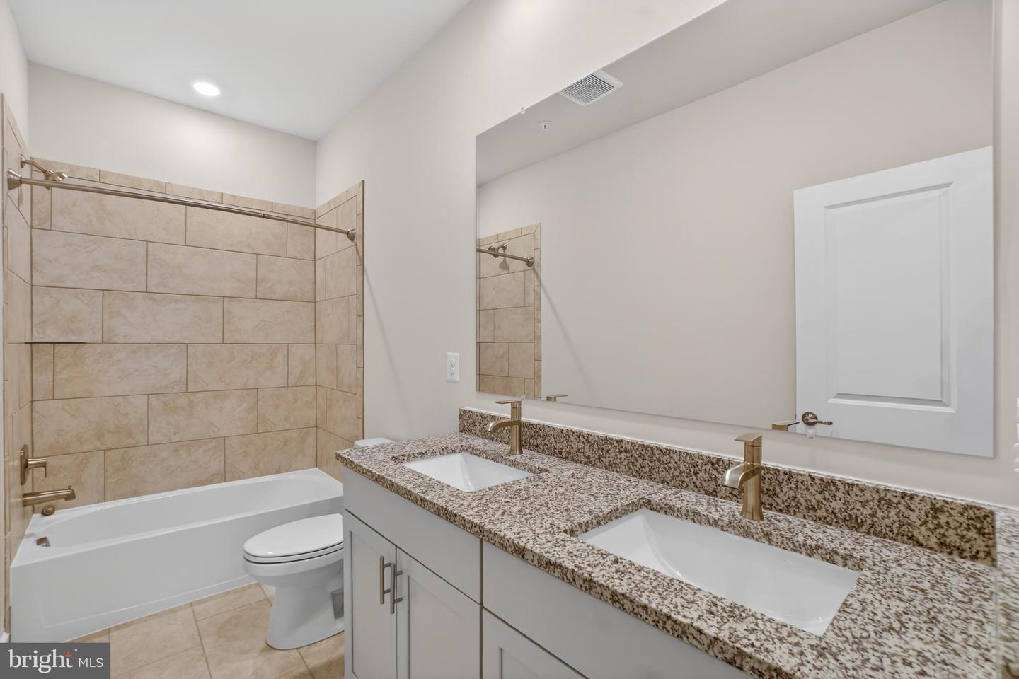 505 Willowshire St Property Photo 14