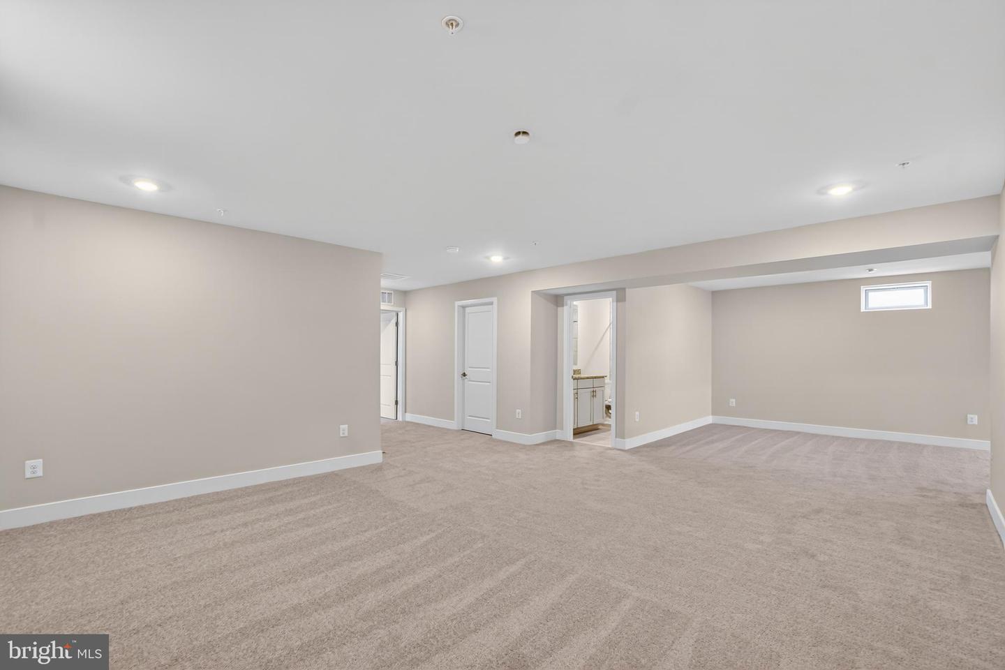 505 Willowshire St Property Photo 16
