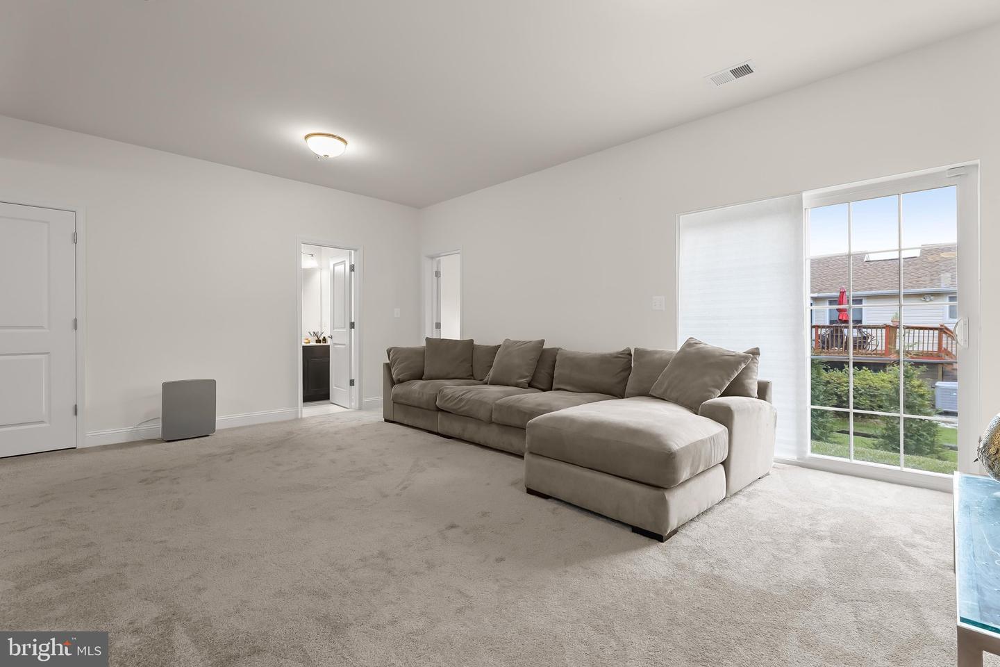 3 Greensborough Rd Property Photo 33