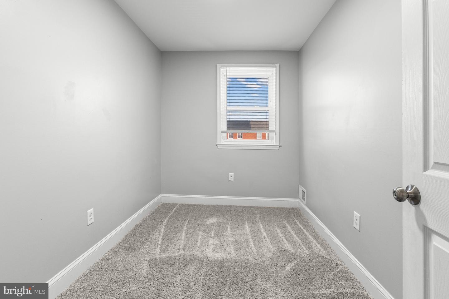 2203 Redthorn Rd Property Photo 13