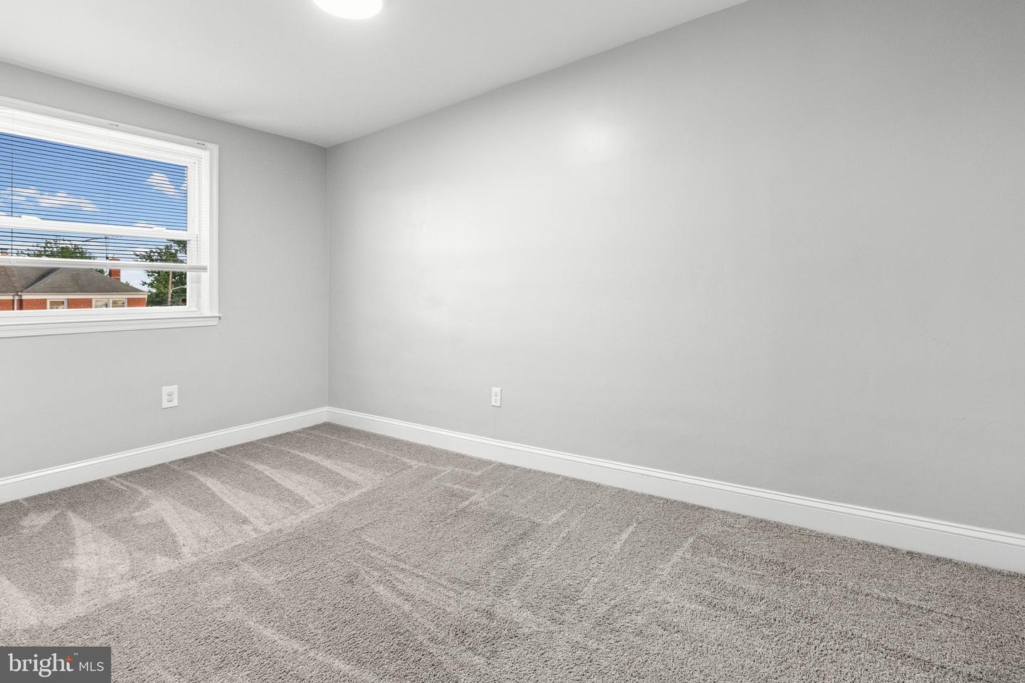 2203 Redthorn Rd Property Photo 15