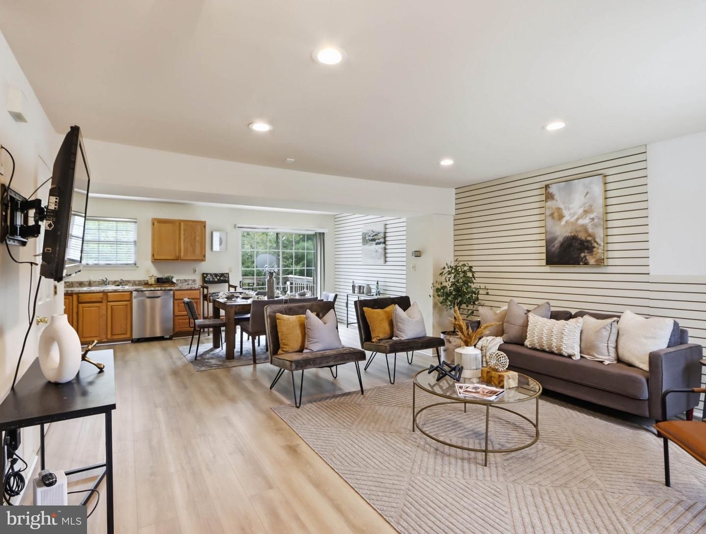 8812 Fox Cir Property Photo 1