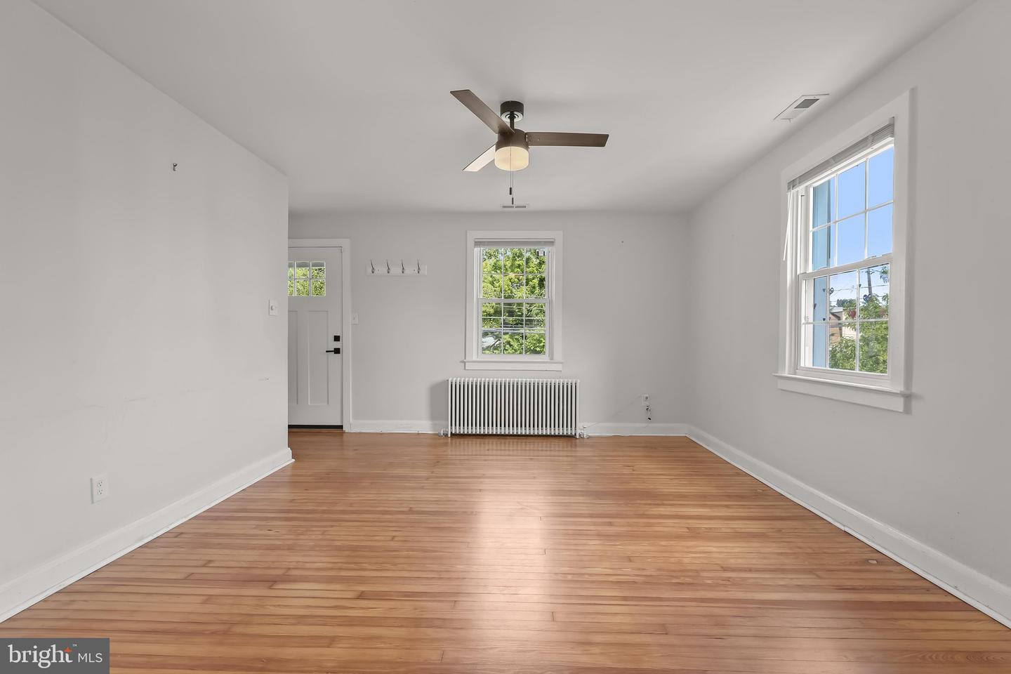 1429 Front Ave Property Photo 5