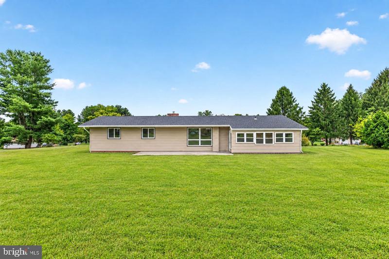 16938 Flickerwood Rd Property Photo 2