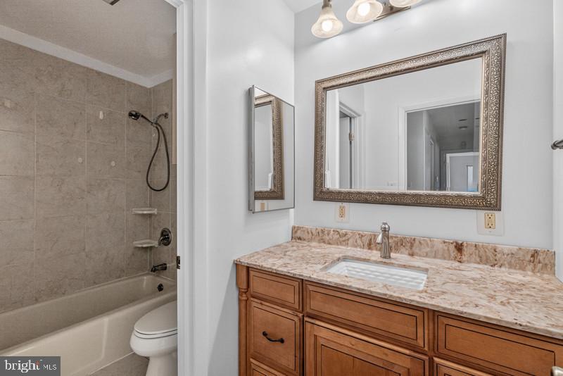 16938 Flickerwood Rd Property Photo 14