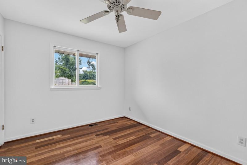 16938 Flickerwood Rd Property Photo 17
