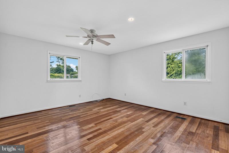 16938 Flickerwood Rd Property Photo 19