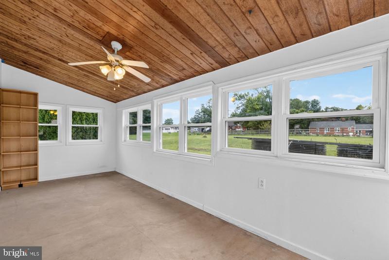 16938 Flickerwood Rd Property Photo 30
