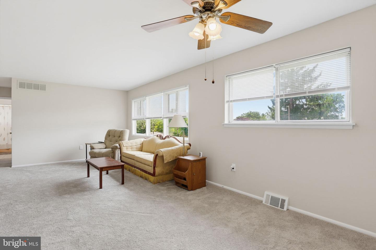 218 Timber Grove Rd Property Photo 6