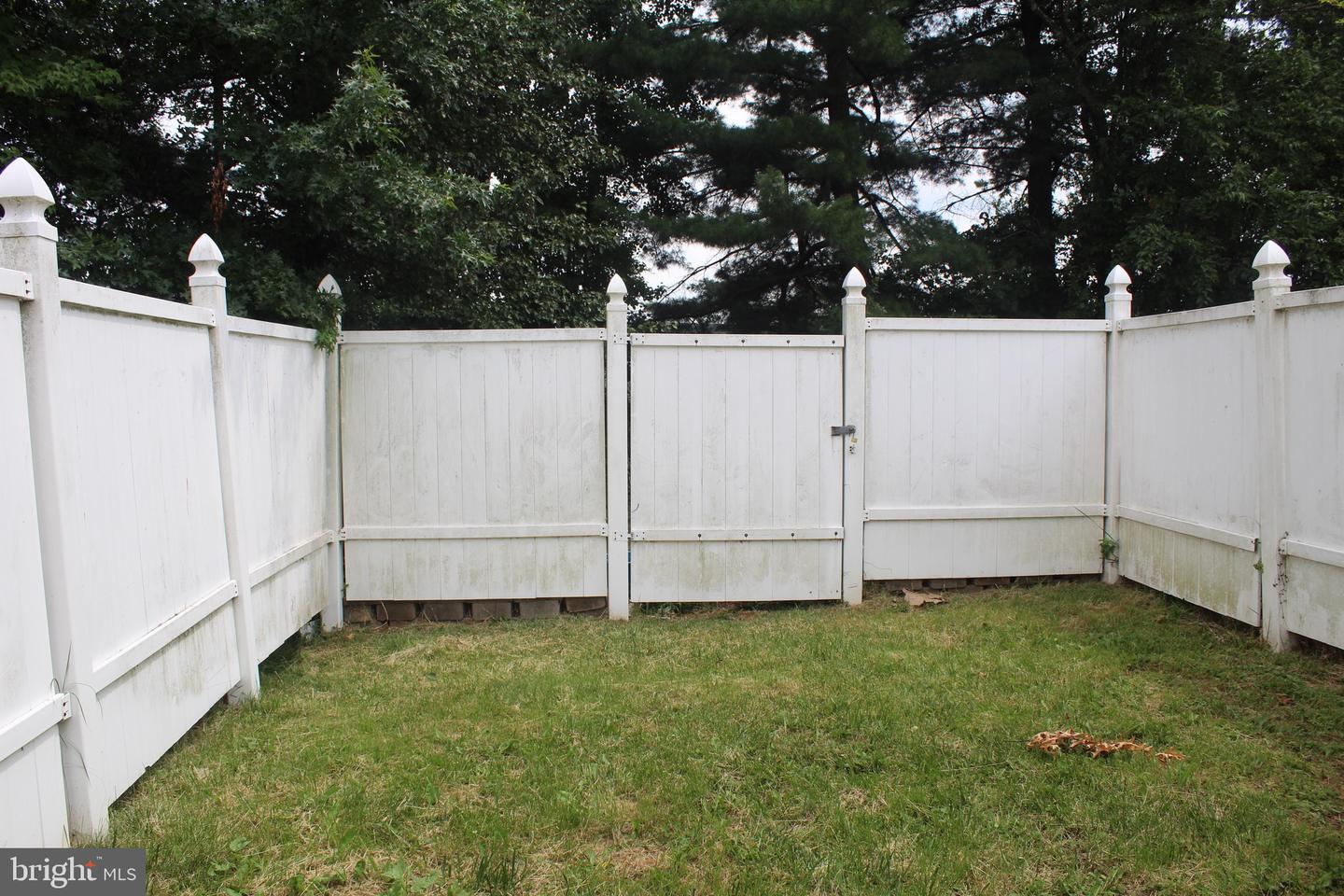 8829 Trimble Way Property Photo 13