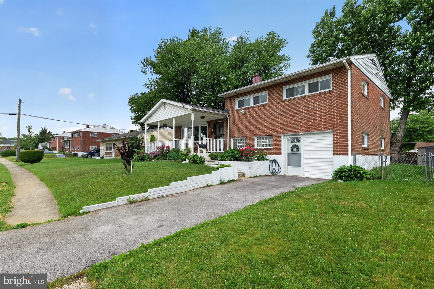 5909 Charnwood Rd Property Photo 2