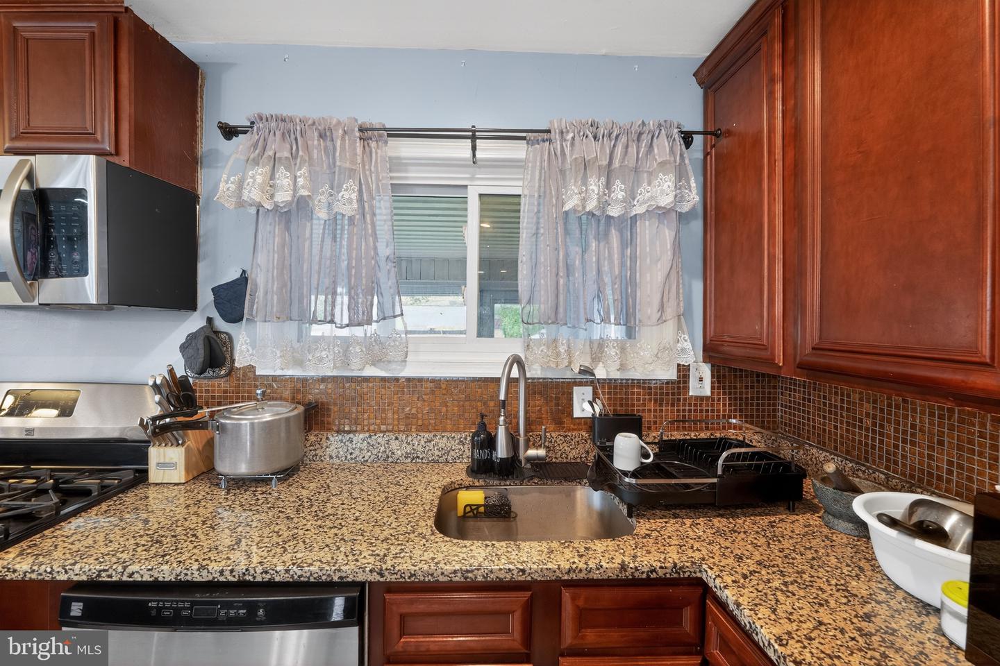 5909 Charnwood Rd Property Photo 14