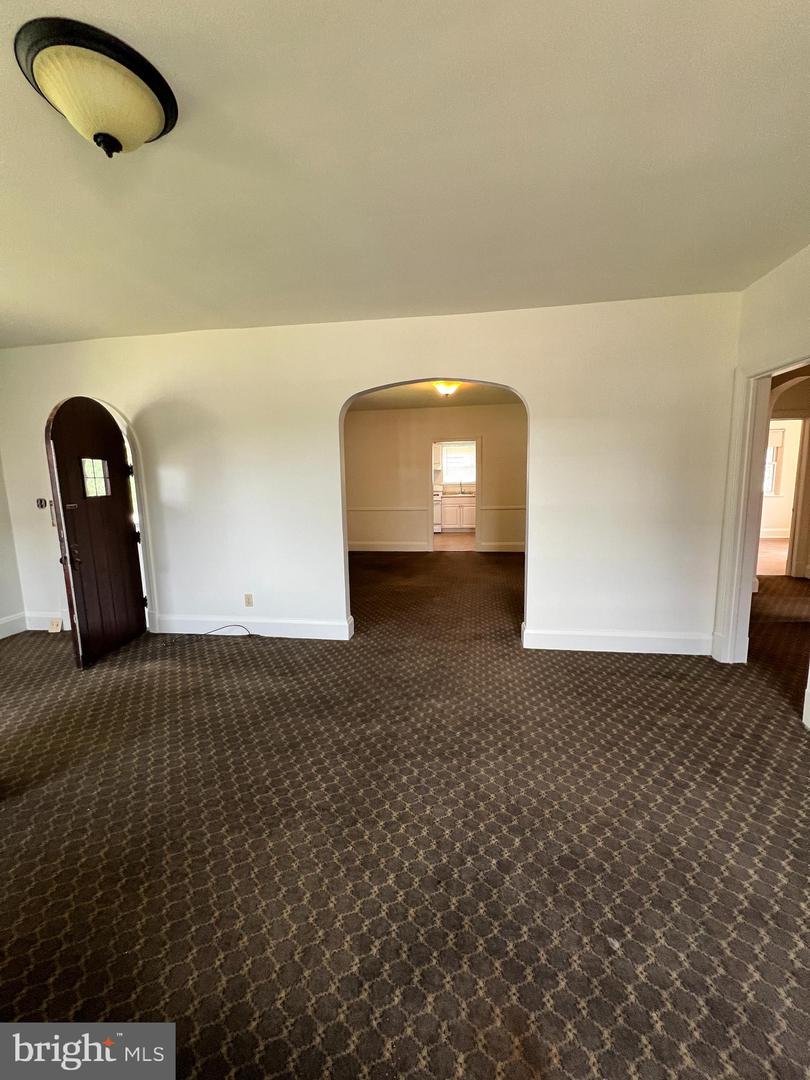 9409 Belair Rd Property Photo 16