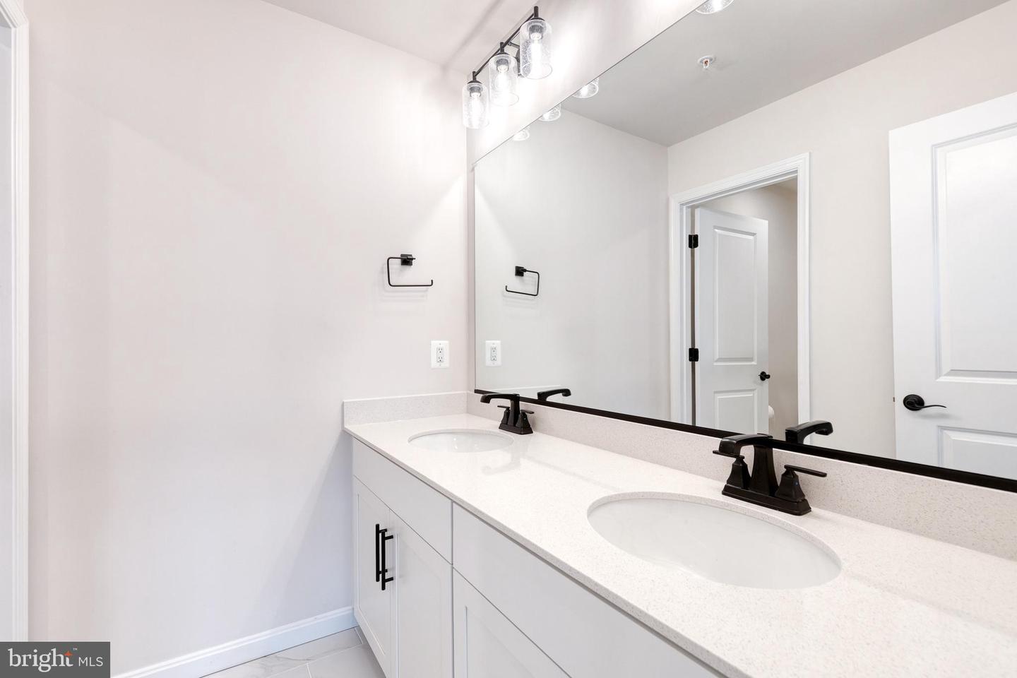 5701 Charlies Way Property Photo 35
