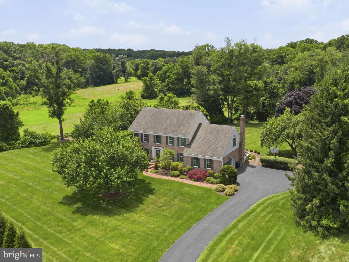 24 Manor Knoll Ct Property Photo 1