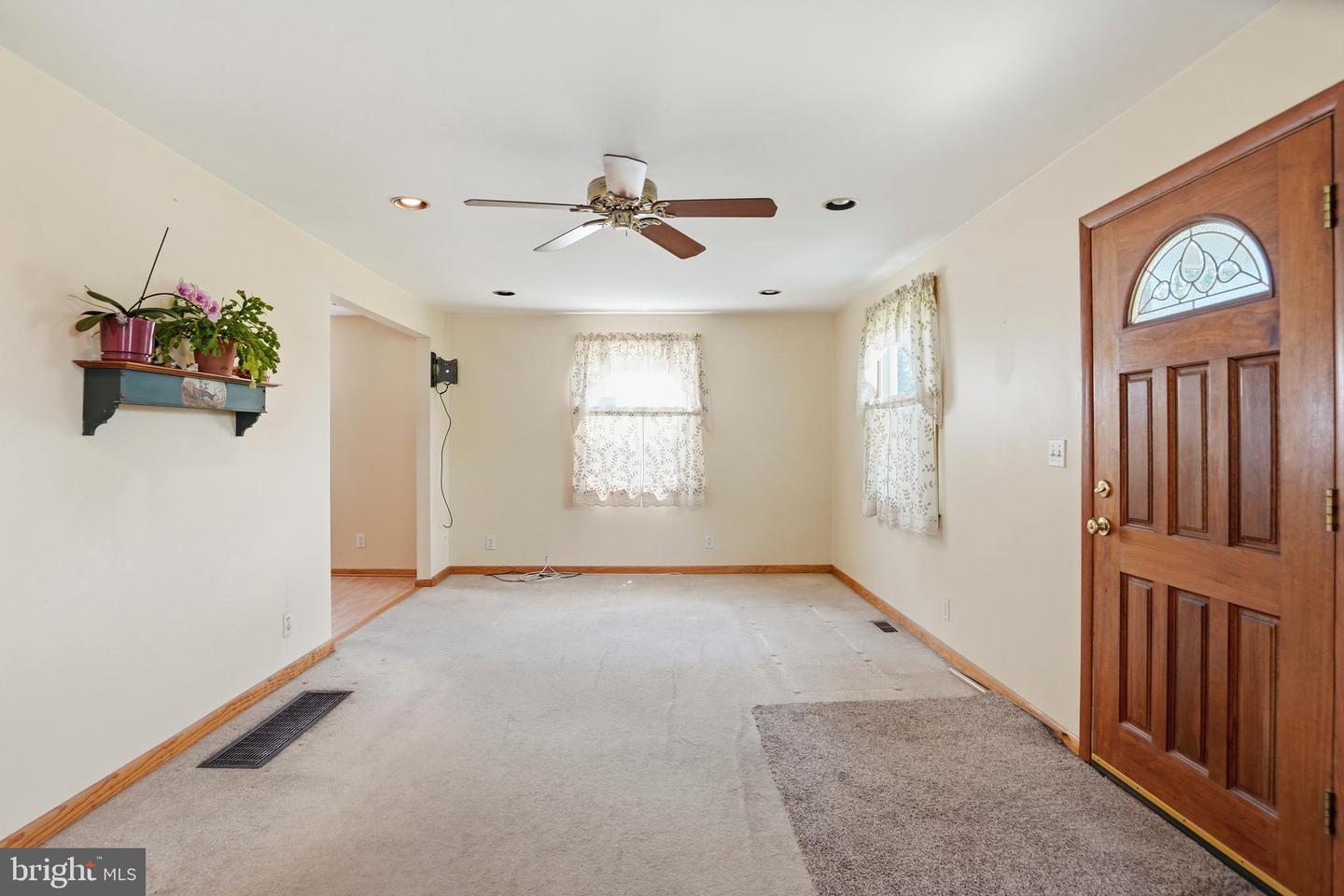 8240 Longpoint Rd Property Photo 4