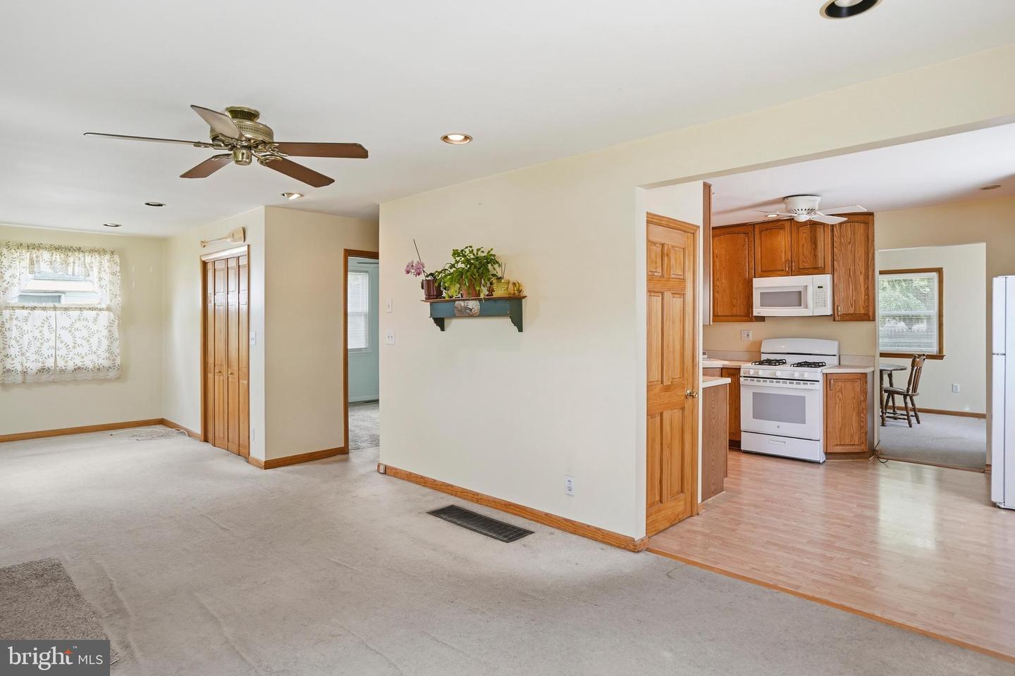 8240 Longpoint Rd Property Photo 7