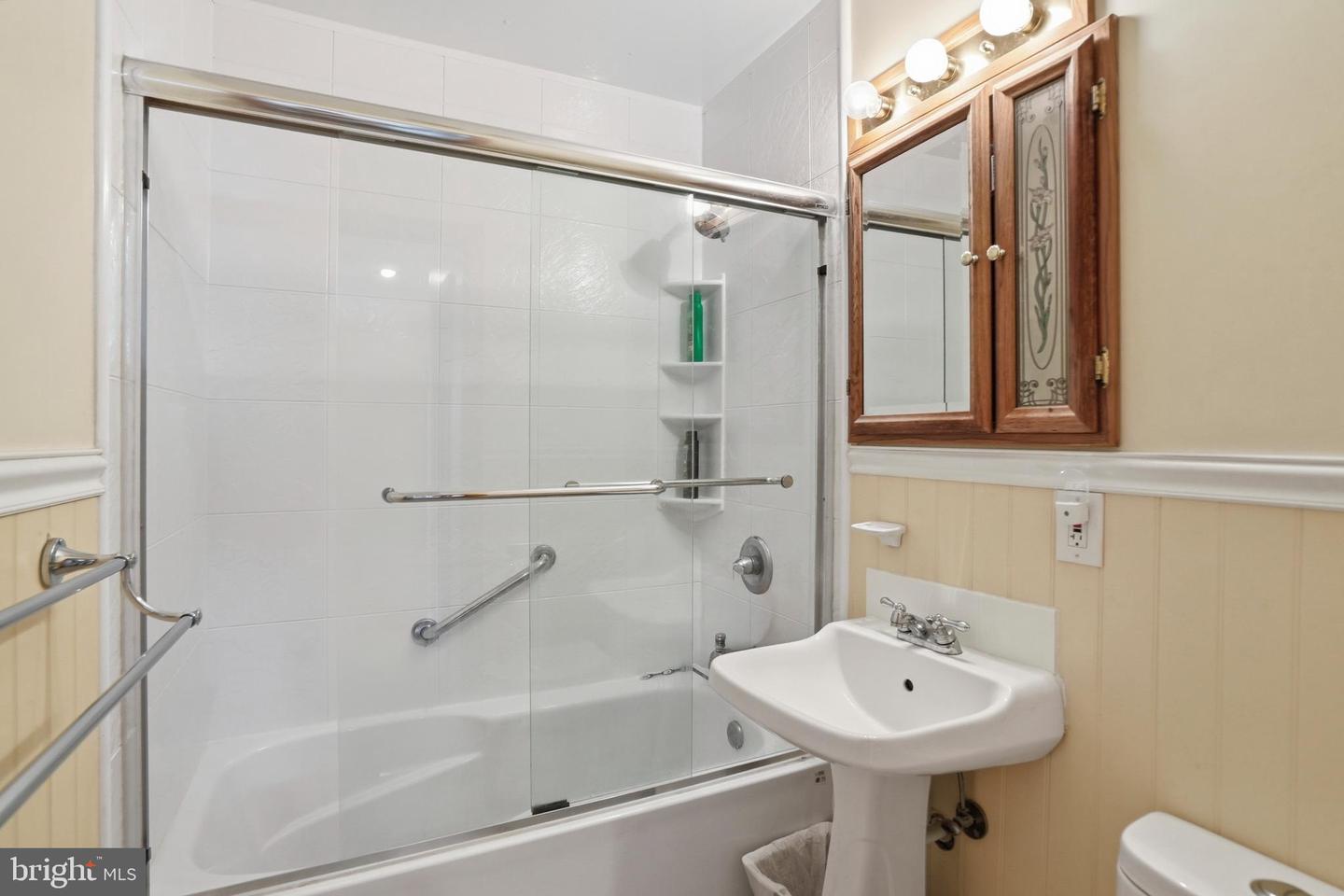 8240 Longpoint Rd Property Photo 19