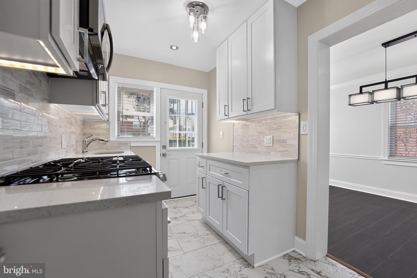 2128 Redthorn Property Photo 6